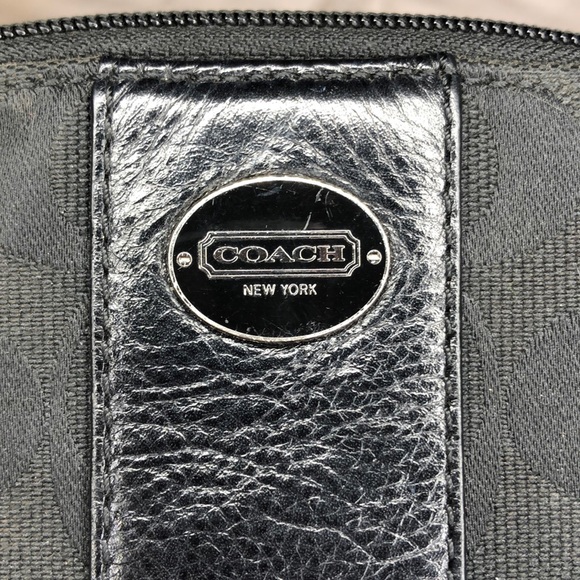 Coach Wristlet - Picture 3 of 4